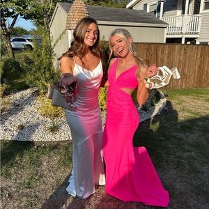 Hot pink la femme dress, worn one time. Size 0